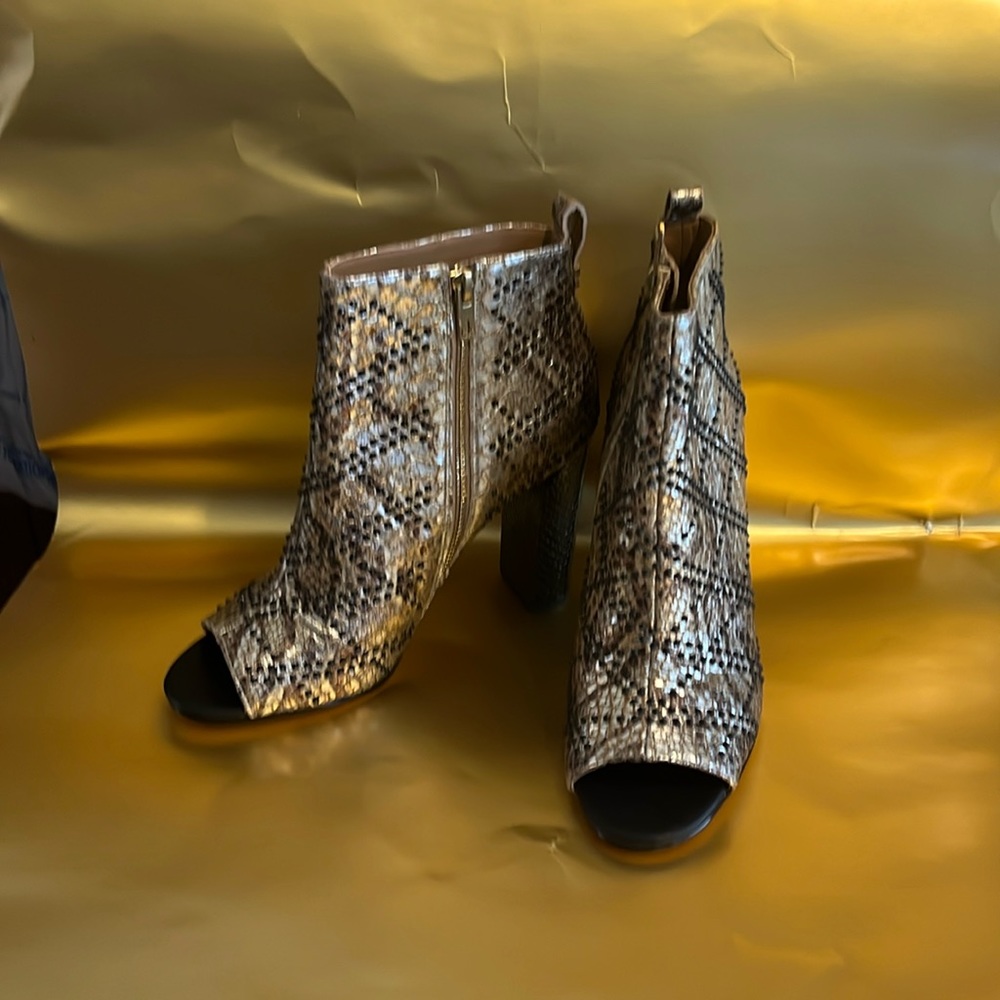 Women’s Open Toe Shoes